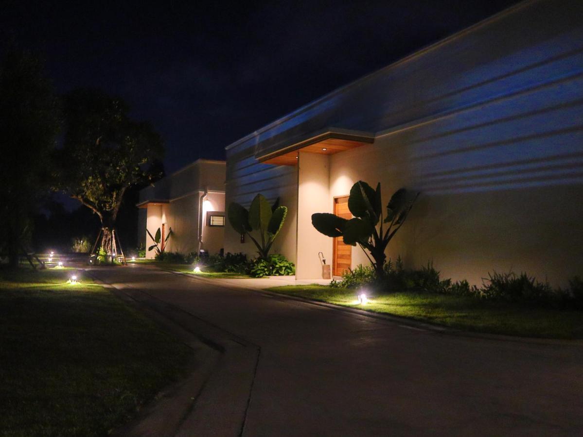 Toledo Pool Villa Nakhon Si Thammarat Exterior photo